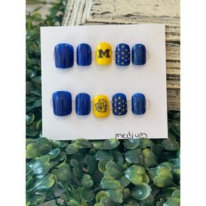 Michigan University - Handpainted/Designed Reusable Press on Nails
